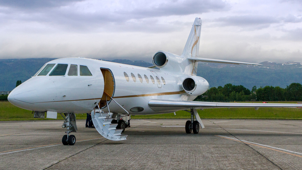 El precio de volar en jet privado desde Arabia Saudí se dispara tras los ataques hutíes