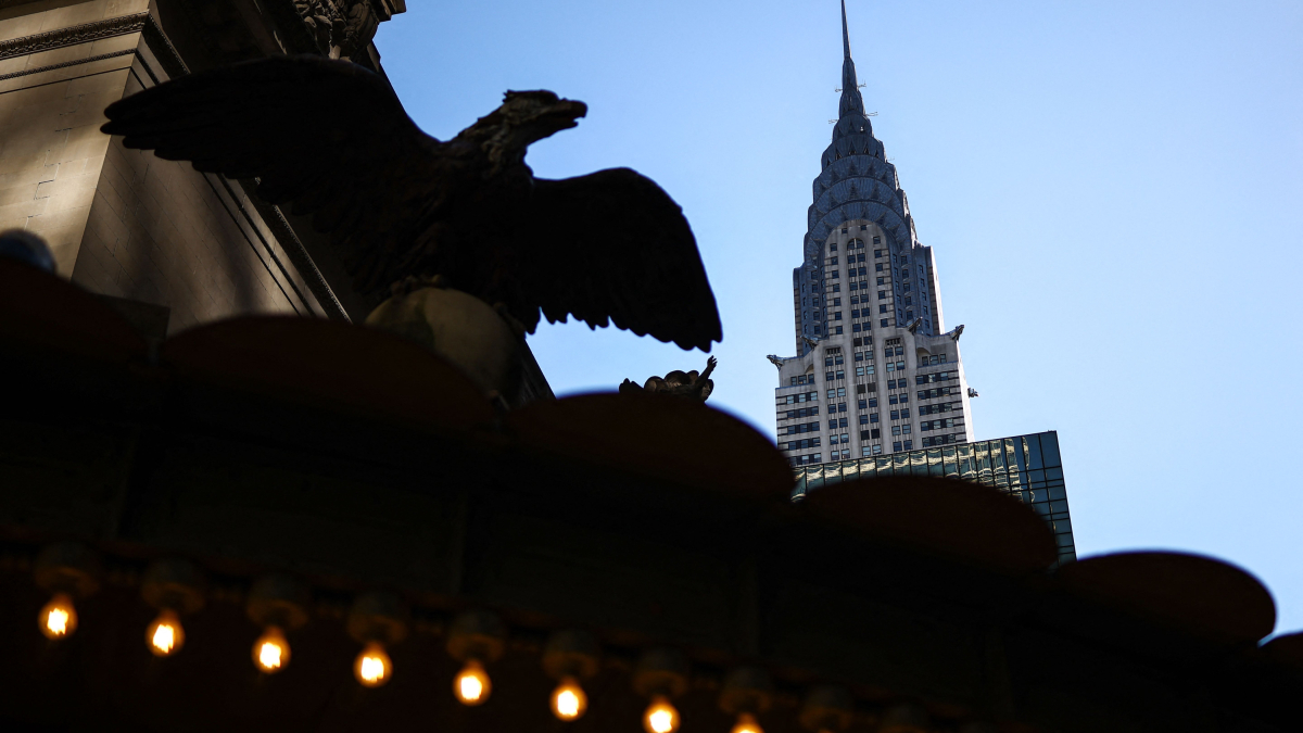 Chrysler Building’s new owner plans major renovation and studies reopening observatory