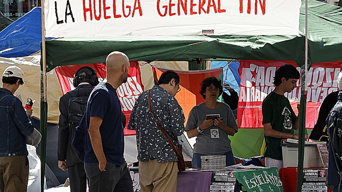 Sánchez radicaliza la campaña electoral con tretas y hasta con una huelga general