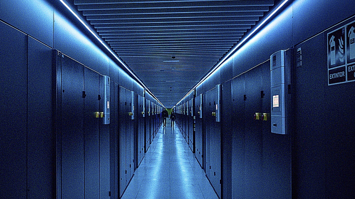 Photo: expansion.com Spain Relaxes Renewable Energy Rules for Data Centers with New Transition Plan