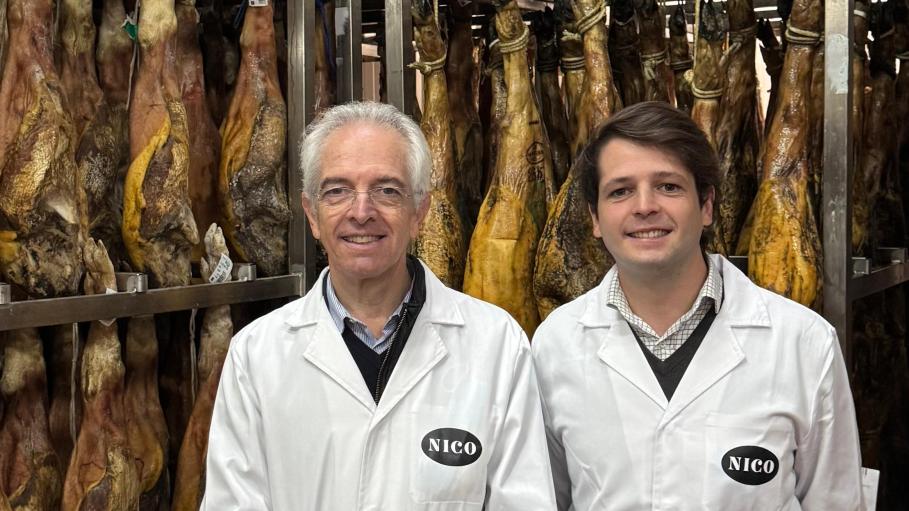 Nicolás González Espadas (CEO de Nico Jamones) junto a su hijo Nicolás González Carrasco (director de desarrollo de negocio).