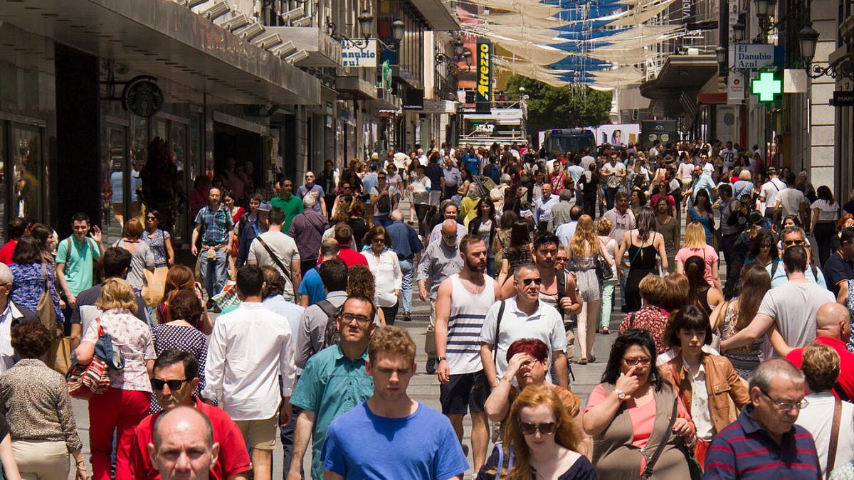 La economía crece una décima menos, hasta 0,6%, tras frenarse la inversión y el consumo