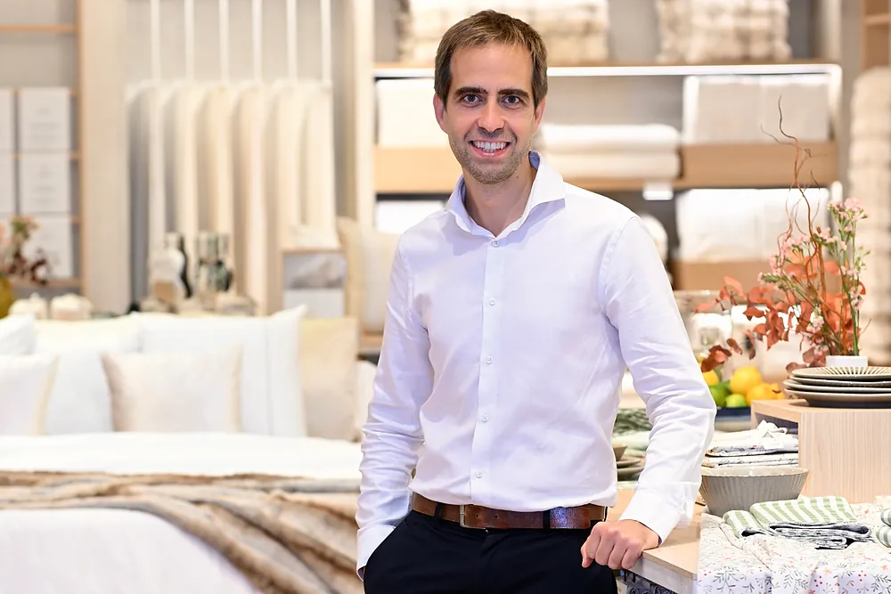 Jordi Codony, en la renovada 'flagship' de la marca en L'illa Diagonal (Barcelona).