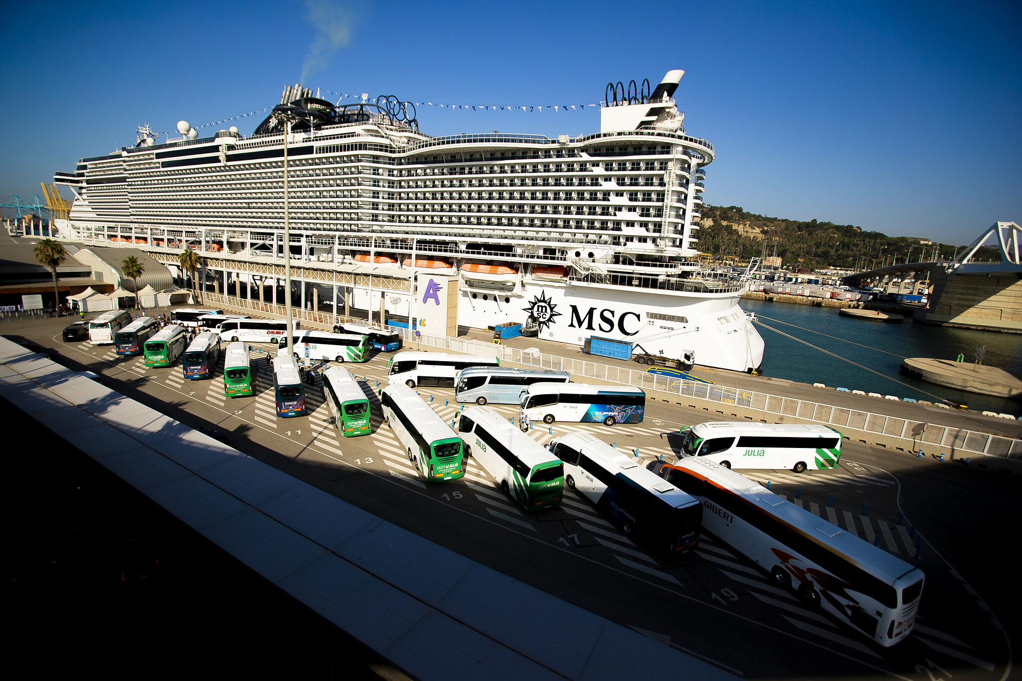 Crucero en el Puerto de Barcelona, en una imagen de Araba Press.