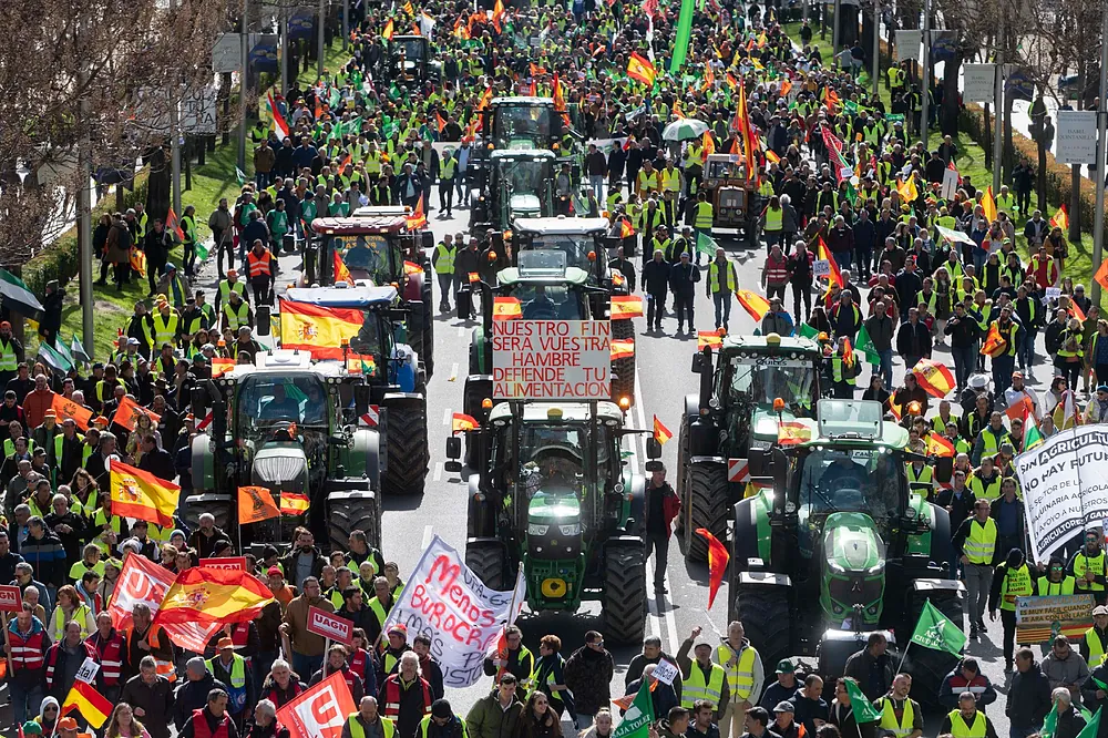 Cientos de agricultores y ganaderos recorrieron las calles de Madrid el pasado febrero.