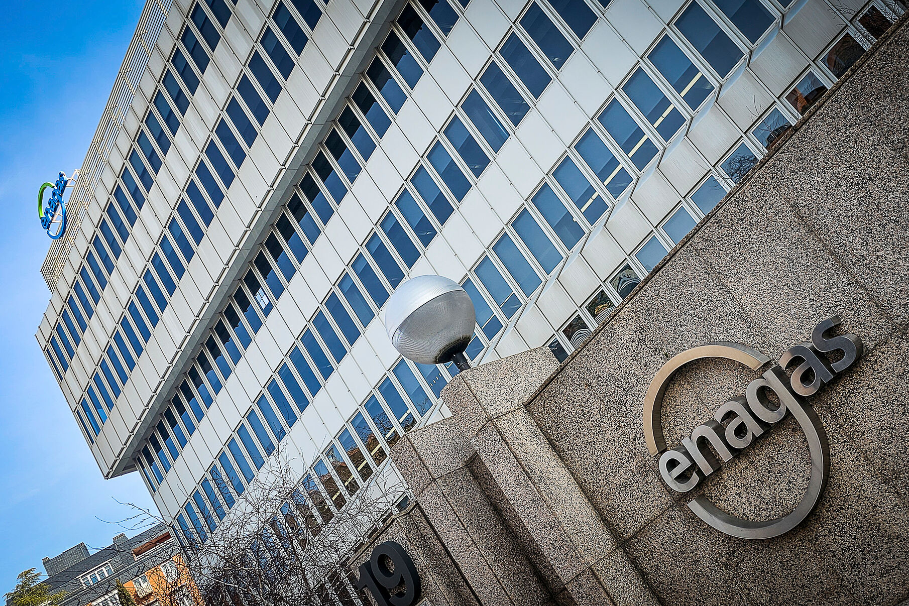 Enagás, Redeia y Repsol, los grandes beneficiados del cierre de posiciones cortas