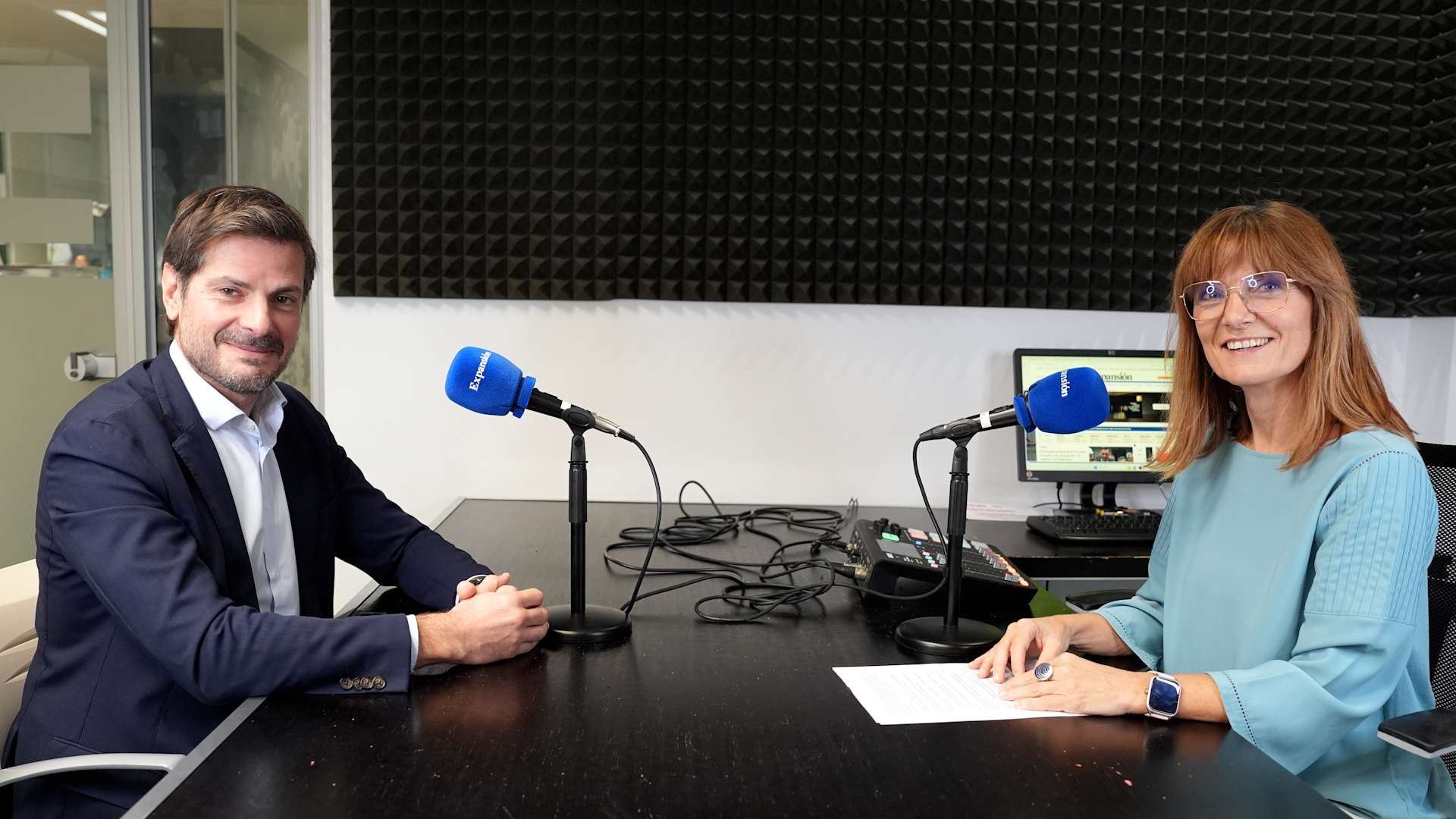 Alfonso de Gregorio, director de inversiones de Finaccess Value y Carmen Rosique, redactora de EXPANSIÓN