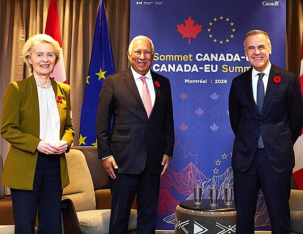 La presidenta de la Comisión Europea, Ursula von der Leyen, el presidente del Consejo Europeo, António Costa, y el primer ministro de Canadá, Mark Carney, ayer en Montreal (Canadá).