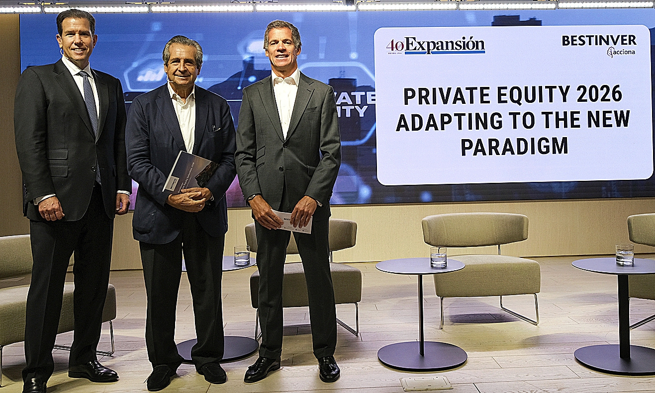 John Seeg, codirector global de BlackRock Private Equity Partners; Juan Roure, profesor emérito de Iniciativa Emprendedora y Negociación de IESE Business School; y Francisco Casal, especialista en Private Equity de Bestinver.