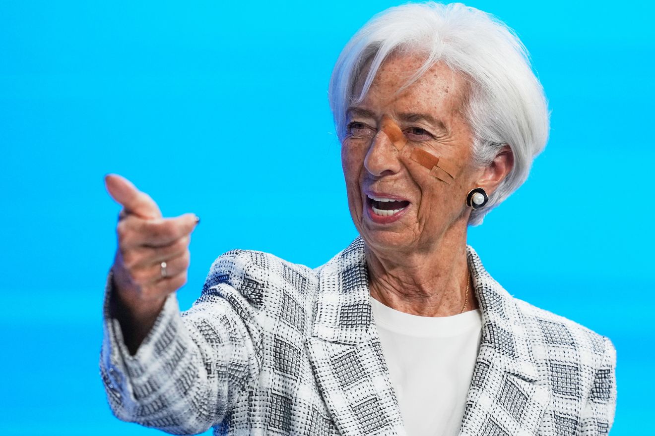 La presidenta del Banco Central Europeo, Christine Lagarde, se dirige a los medios de comunicación durante una rueda de prensa tras una reunión del consejo de gobierno del BCE en Fráncfort, Alemania.